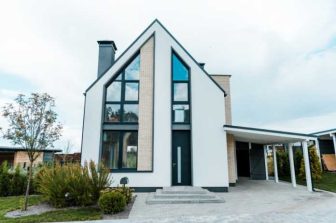 Clayton Showcases Construction Innovations and Housing Market Solutions at 2025 Berkshire Hathaway Shareholder Meeting